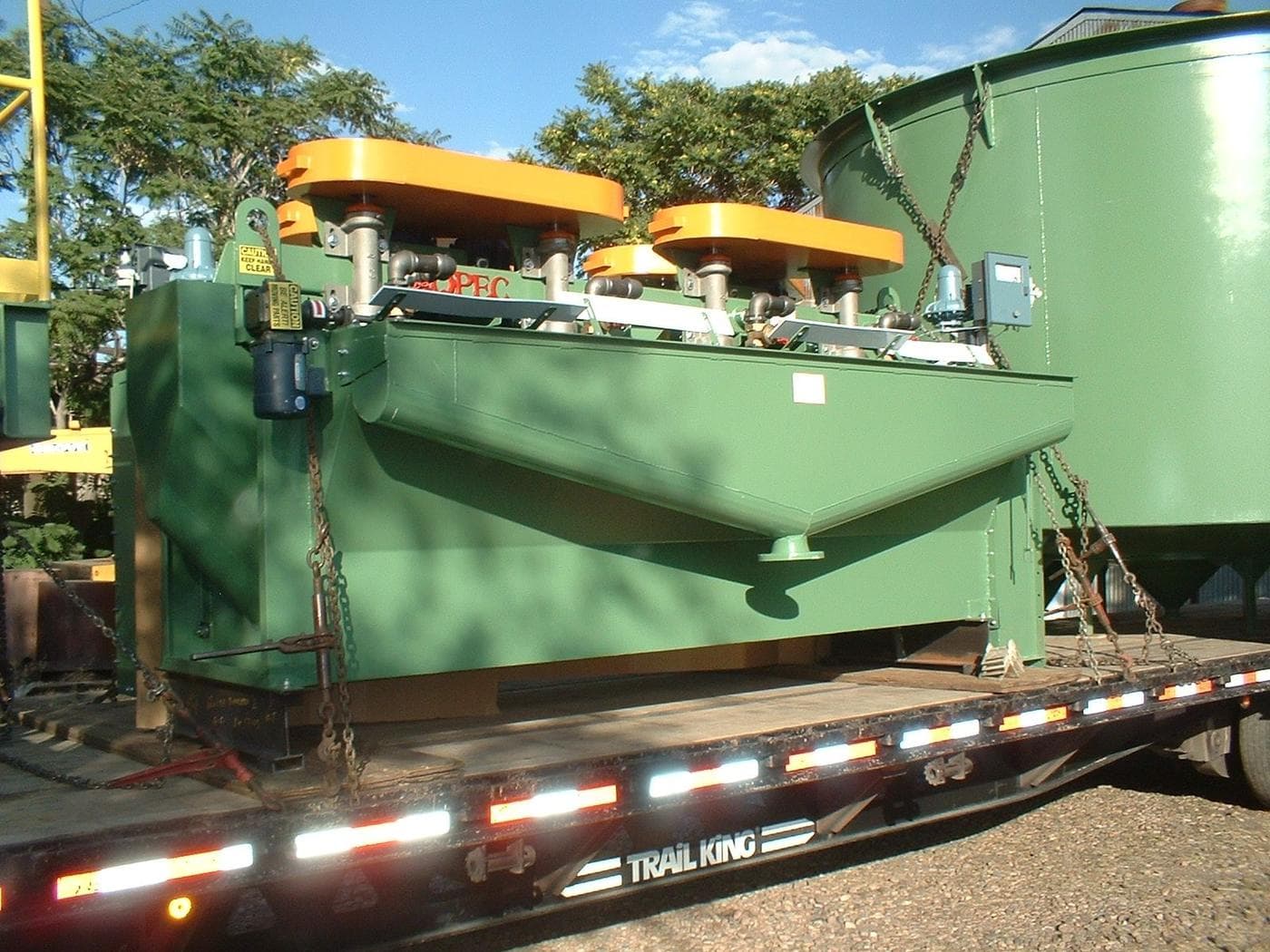QPEC No. 18 flotation cells on flatbed truck